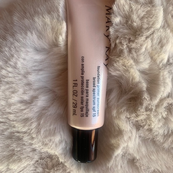 foundation Primer Sunscreen Broad Spectrum Spf 15 - Picture 2 of 2